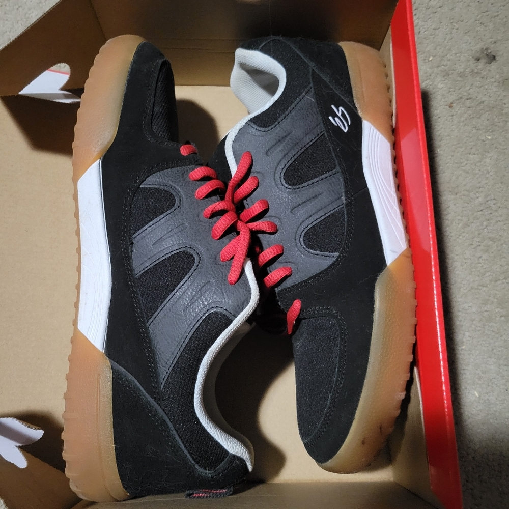 Es footwear silo SC 10.5 fits like an 11